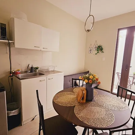 Apartamento Compacto Muy Cerca Del Irtra Ajaxa Exterior photo